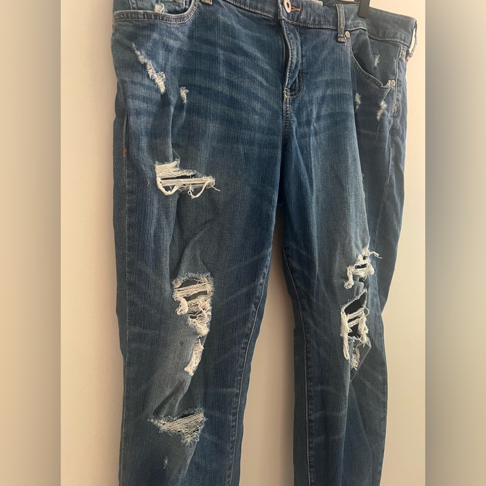 Torrid Boyfriend Crop Jeans Size 16 Distressed Ripped Blue Denim - Picture 3 of 6